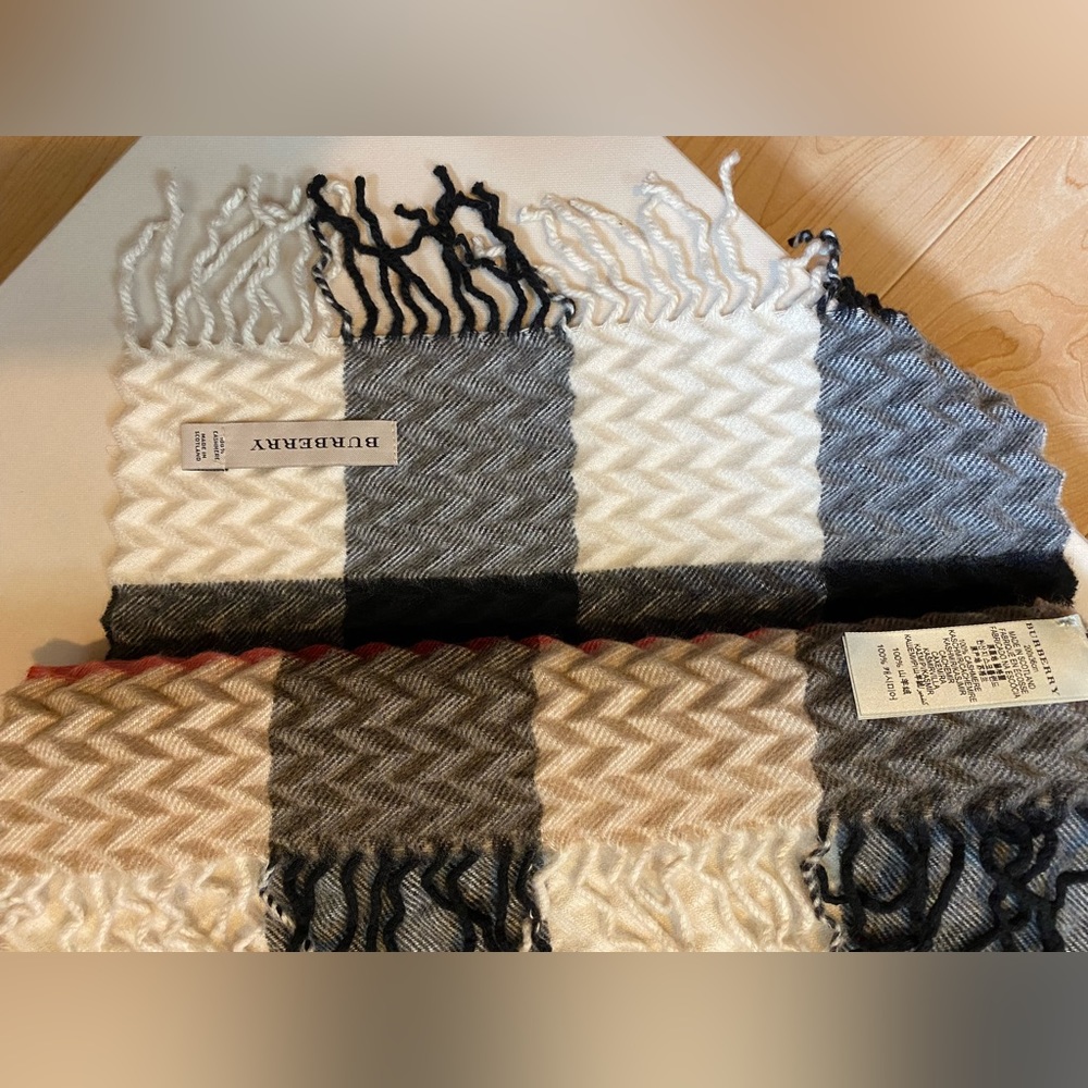 Burberry Graphic Over Print Giant Cashmere Scarf 30x168cm Camel Check